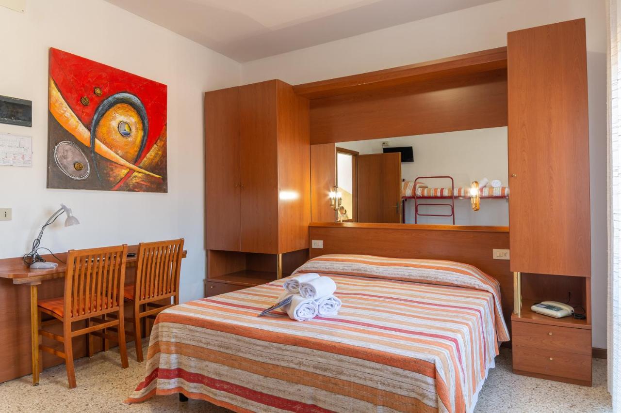 Hotel Laura Кавалино-Трепорти Екстериор снимка