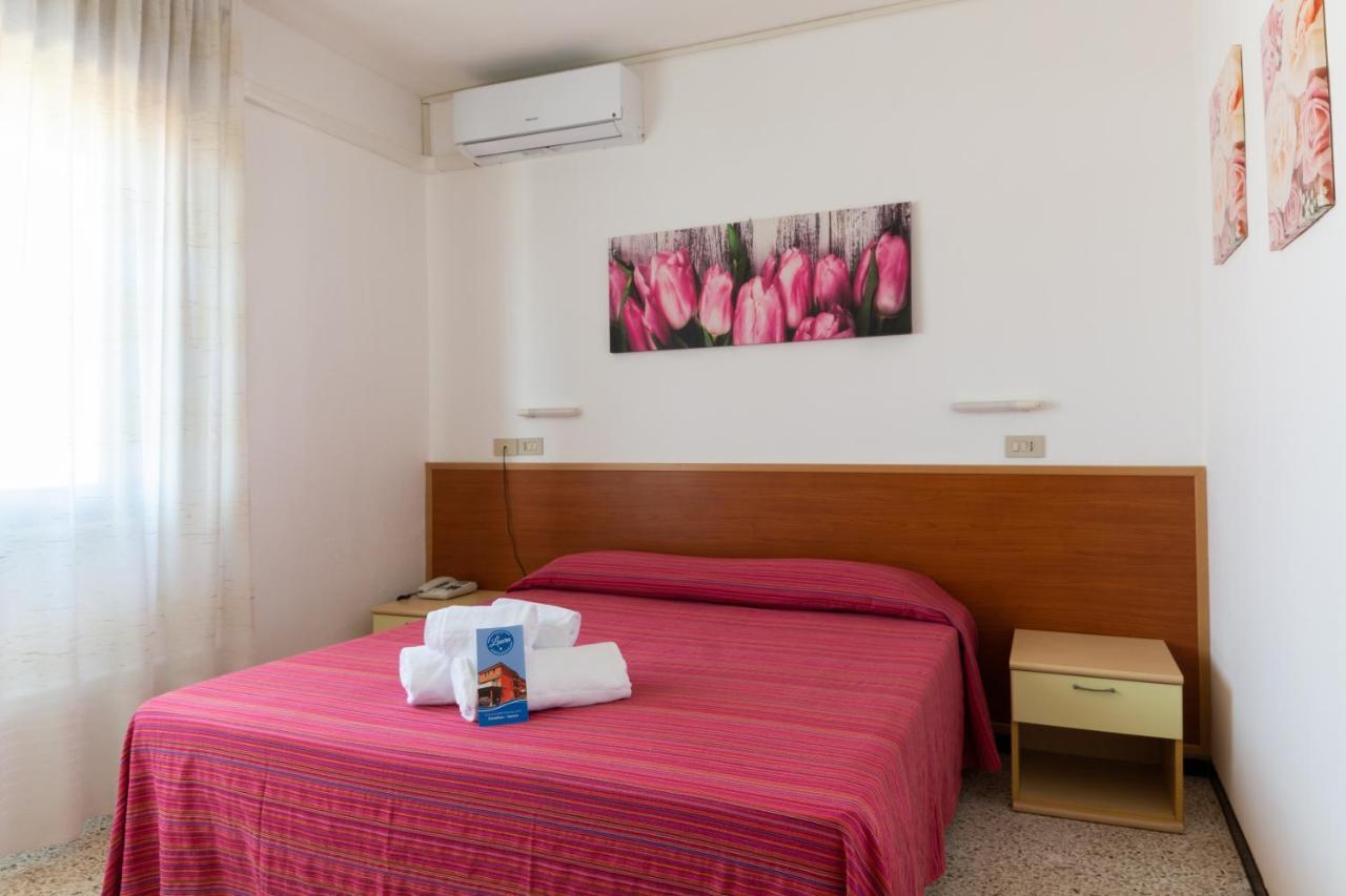 Hotel Laura Кавалино-Трепорти Екстериор снимка