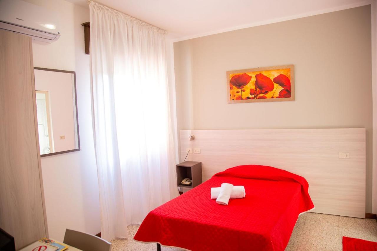 Hotel Laura Кавалино-Трепорти Екстериор снимка