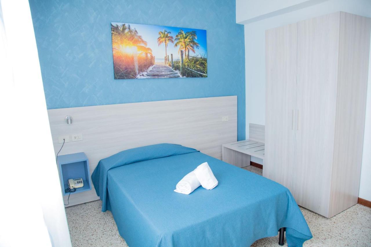 Hotel Laura Кавалино-Трепорти Екстериор снимка